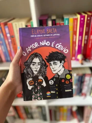 Livro O Amor Não é Óbvio - Romance sáfico