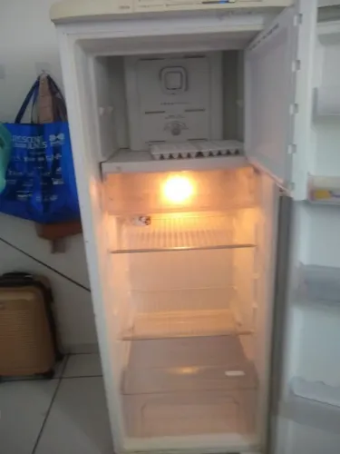 Vendo GELADEIRA.