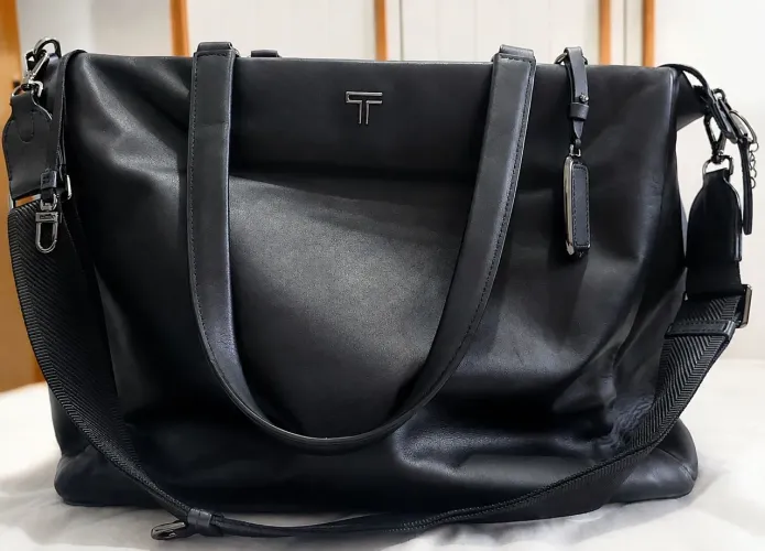 TUMI Voyageur Vail Large Tote em couro preta