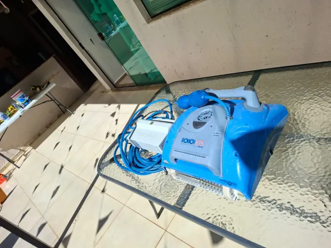 Robô aspirador piscina