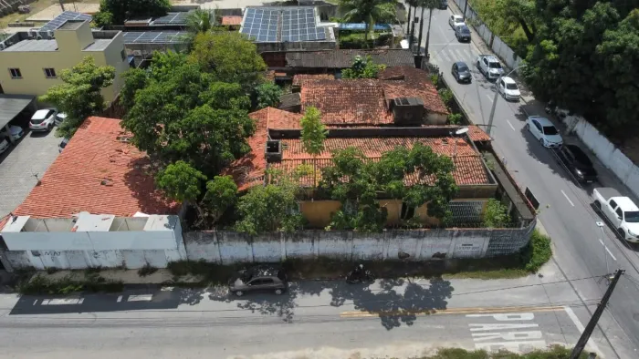 Casa à venda de esquina no centro de Caucaia