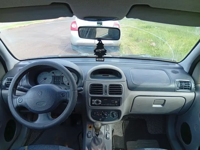 Renault Clio RT/ Privilège 1.6 16V 5P 2002