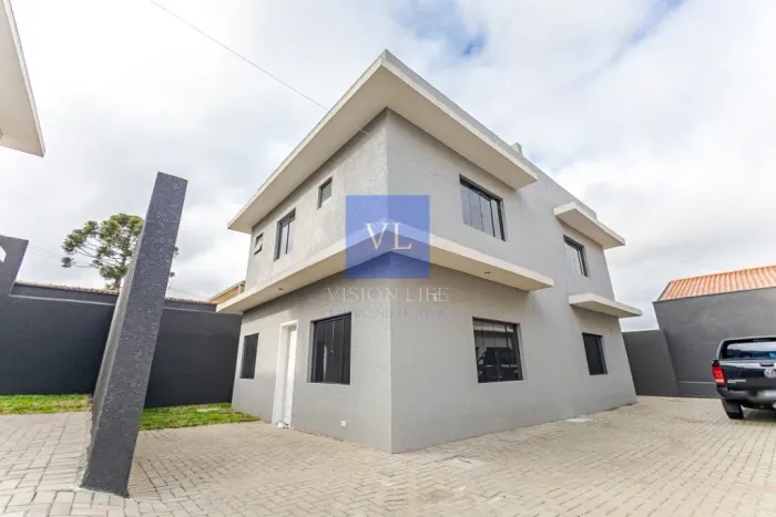 Sobrado Tríplex 3 Quartos Condomínio Fechado - Uberaba/Curitiba