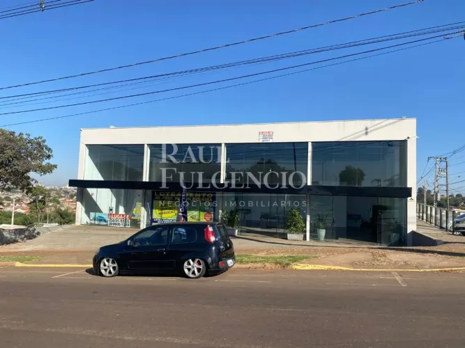 Loja para locação na Avenida Angelina Riccci Vezozzo próx Saul Elkind com estacionamento.