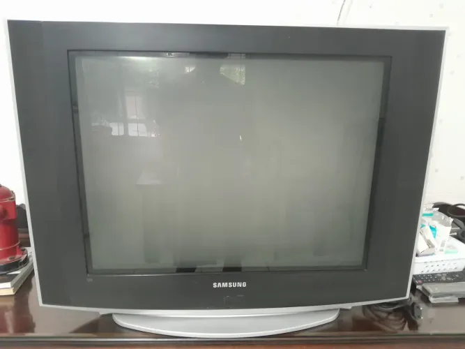 Tv tubo Samsung 29" com defeito