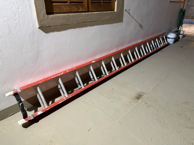 Escada de fibra 8,4 metros pouquíssimo uso