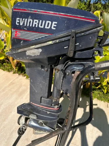 Motor de Popa Evinrude 15HP