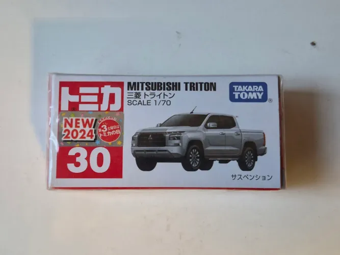 Miniatura Tomica Mitsubishi Triton 2024 Lacrada