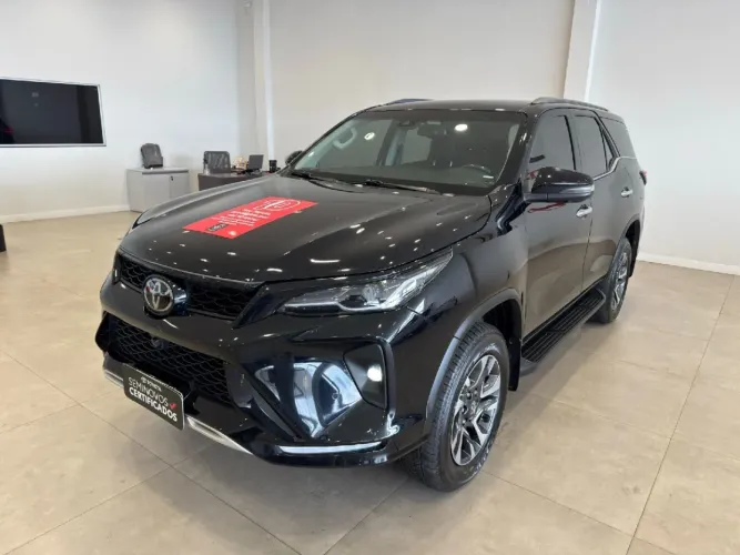 Toyota Hilux SW4 SRX Plat. 4X4 2.8 TB Die. Aut. 2024