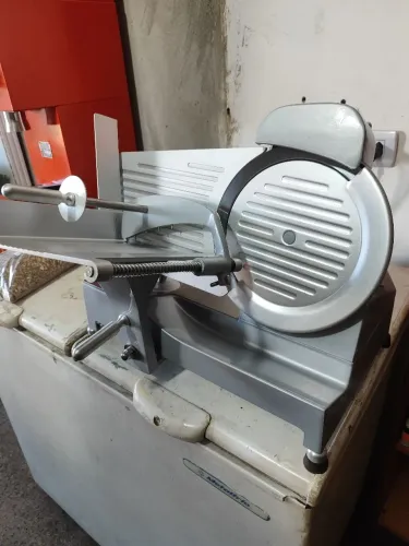 Fatiador de frios profissional - R$ 1.100,00