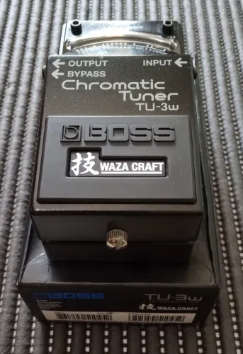 PEDAL BOSS TU3W TU3-W WAZA CRAFT JAPAN COM CAIXA SEM TAGS - VALOR R$1.500,00
