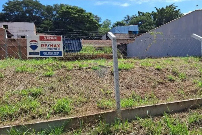 Terreno à Venda no Jardim Triunfo em Pedreira SP - por R$ 250.000,00