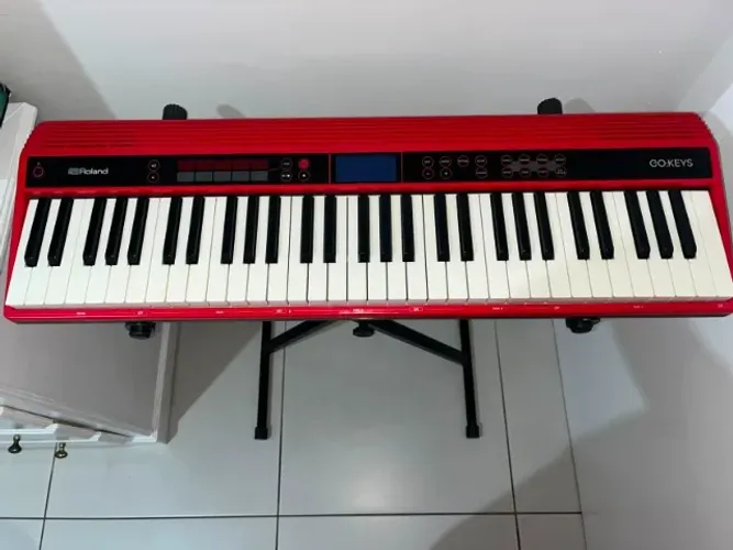Roland GO:KEYS (GO-61K) vermelho 61 teclas 