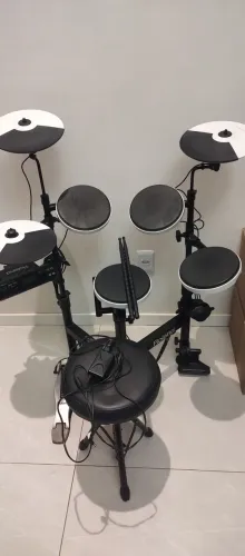 Bateria eletrônica Roland TD4kp - Super inteira 