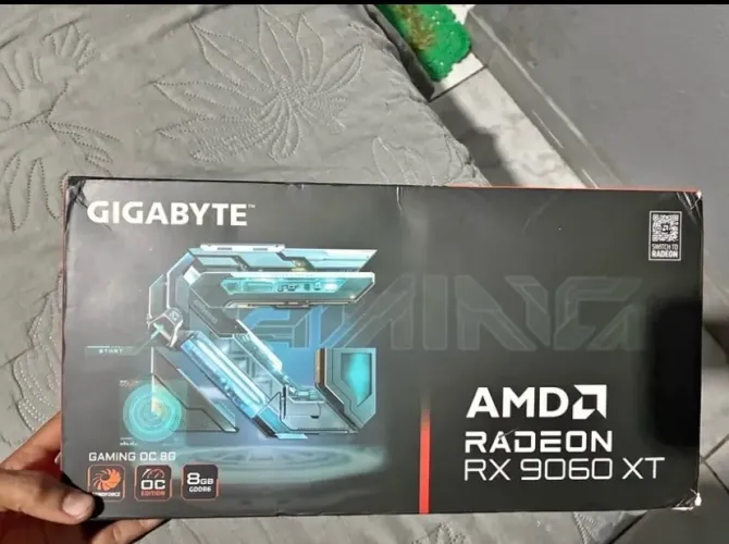 Placa de Video RX 9060 XT 8GB 