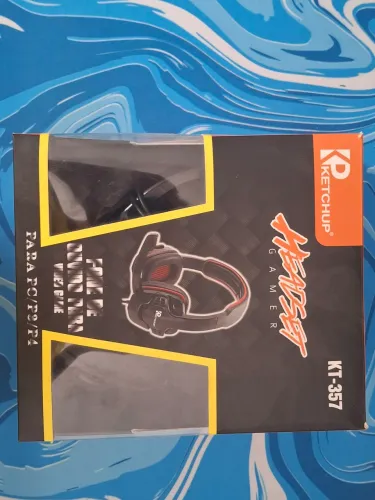 Kit Acessórios Gamer: Mouse MSI Clutch GM08 + 2 Headsets