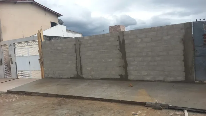 Vende-se terreno px a Av.Ayrton Sena