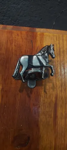 Abridor de garrafa de parede cavalo + brinde 