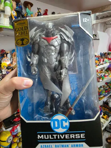 Azrael Batman armor multiverso