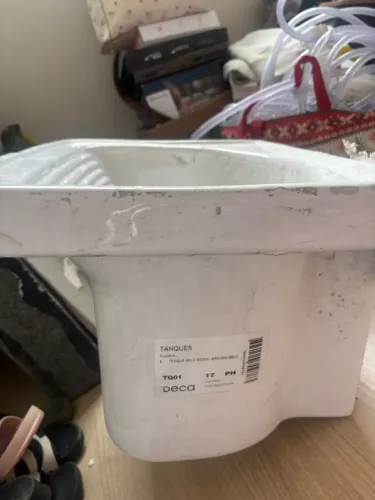 Vendo tanque + 2 pias (mármore e alumínio)