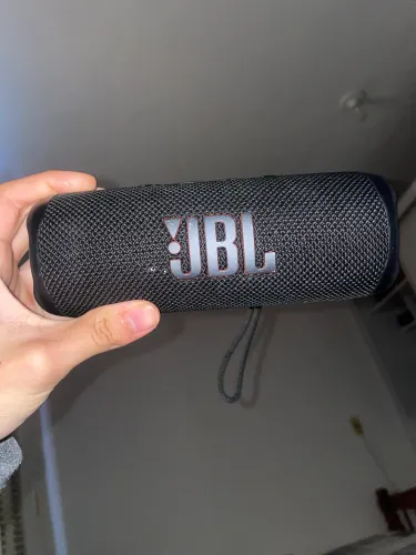 jbl flip 6 original pra sair logo