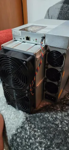 Mineradora Bitcoin AntMiner S19j Pro+