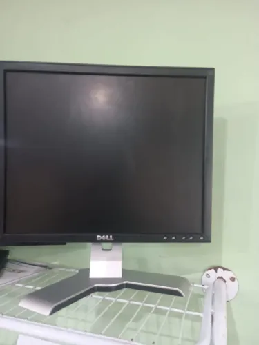 vendo monitor dell dvi/vga 19p ,regulagem de altura ,e gira a tela 90 graus .