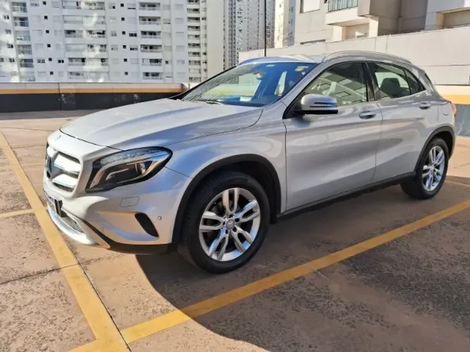 Mercedes-Benz GLA 200 Adv. 1.6/1.6 TB 16V Flex Aut. 2015