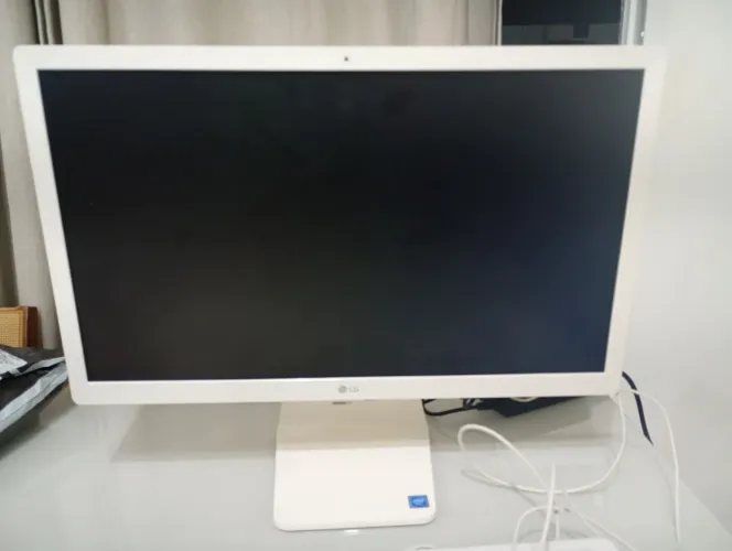 Computador all in LG ultra 22 pol Intel celeron 4gb