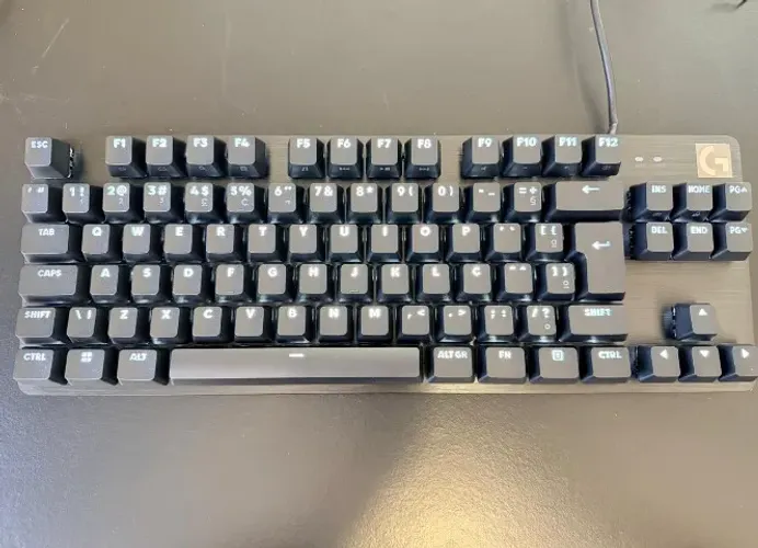 Teclado Gamer Logitech G413 TKL SE Mecânico com Fio - Usado