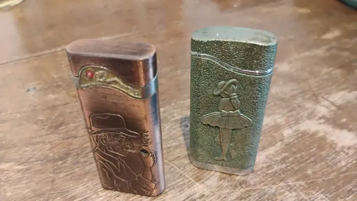2 ISQUEIROS ANTIGOS COLECIONÁVEIS
