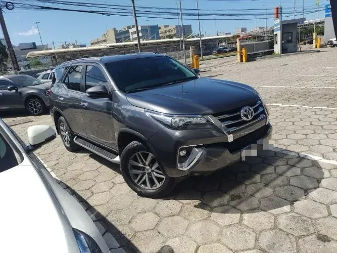 Toyota Hilux SW4 SRX 4X4 2.8 TDI 16V Dies. Aut. 2019