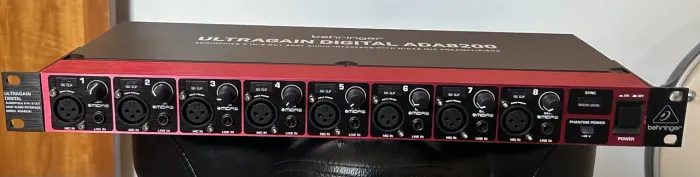 Behringer Ultragain Digital ADA8200