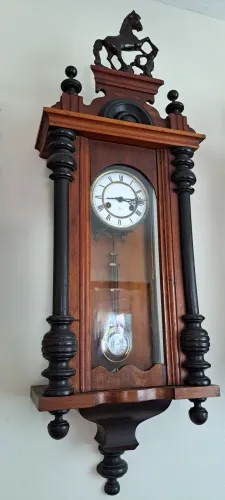 Antigo relógio de parede marca junghans alemão 