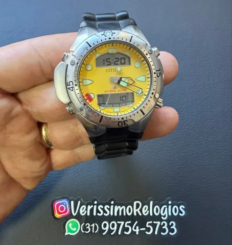 Relógio Citizen Jp1060 Amarelo Todo On Micro Detalhe 