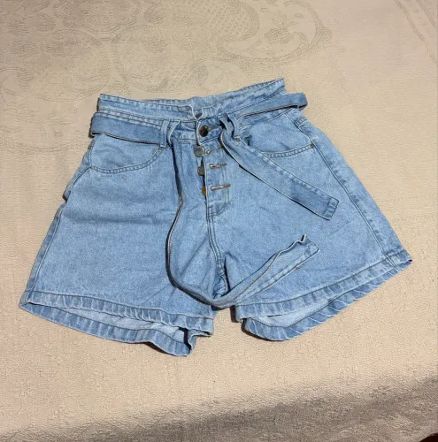 Short Jeans Feminino Cintura Alta com Cinto - Tam. 38 - Excelente Estado