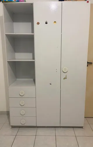 Guarda - roupa infantil