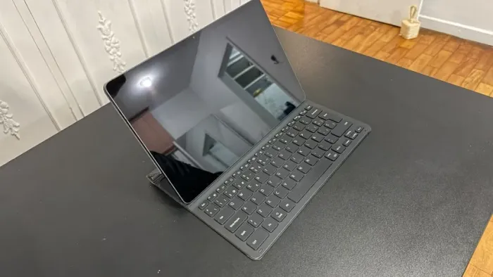 Samsung Galaxy Tab S7 FE 128GB + Capa com Teclado Original Samsung
