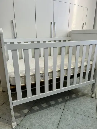 Berço peroba branco brilho
