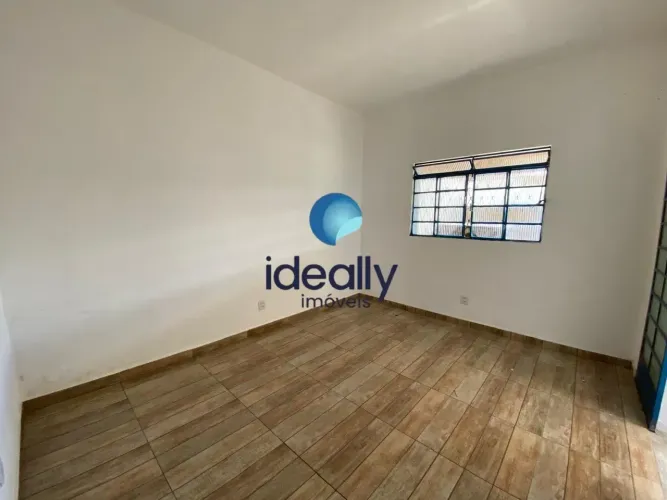 Casa individual 2 Quartos/ suíte no Bairro Nacional_ Locação