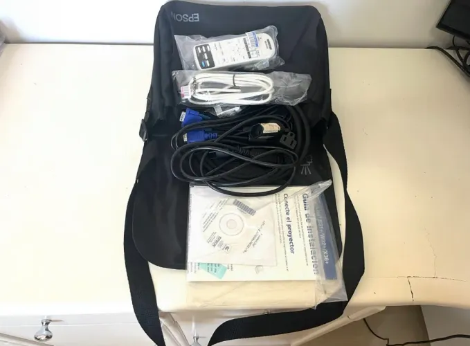 Projetor Epson PowerLite S31completo, com bolsa, cabos, excelente estado