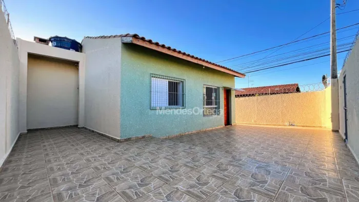 Casa Térrea Reformada para Locação no Jardim Maria do Carmo, Sorocaba/SP.