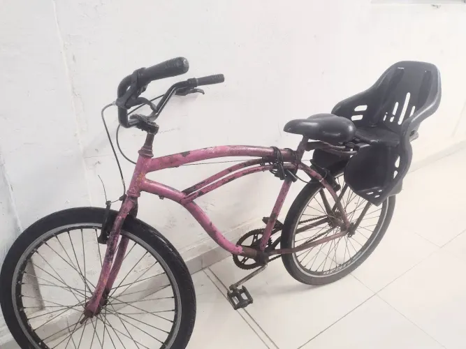 Bicicleta aro 26 mais cadeirinha