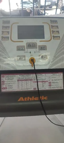 Esteira athetic adevanced 720ee (valor 1.400.00 parcelamos em 3x no cartão de crédito)