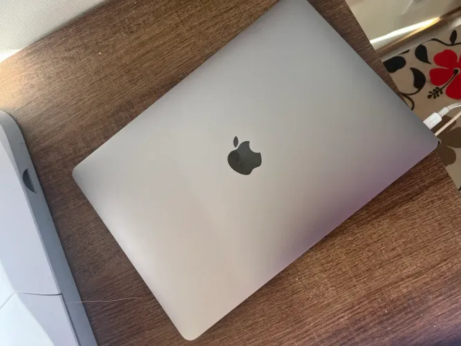 MAC BOOK AIR 2019 256GB
