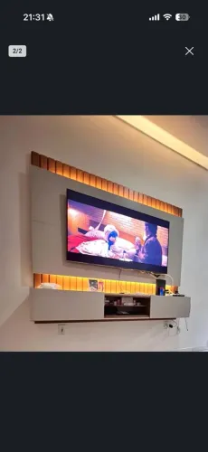 Painel semi novo, com led nas laterais.