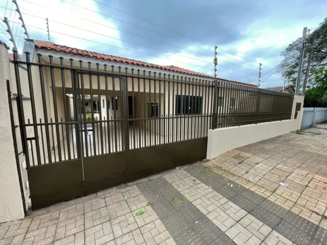 Casa para locação c / edícula 2 quartos no Parque Residencial Eldorado em Maringá