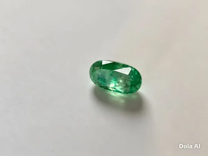 Esmeralda preciosa exótica degradê natural. 5,85 cts