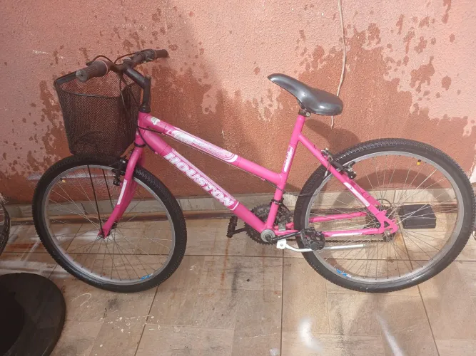 Bicicleta aro 26 adulto de marchas praticamente zerada