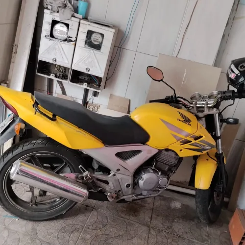 Vendo Twister amarelo